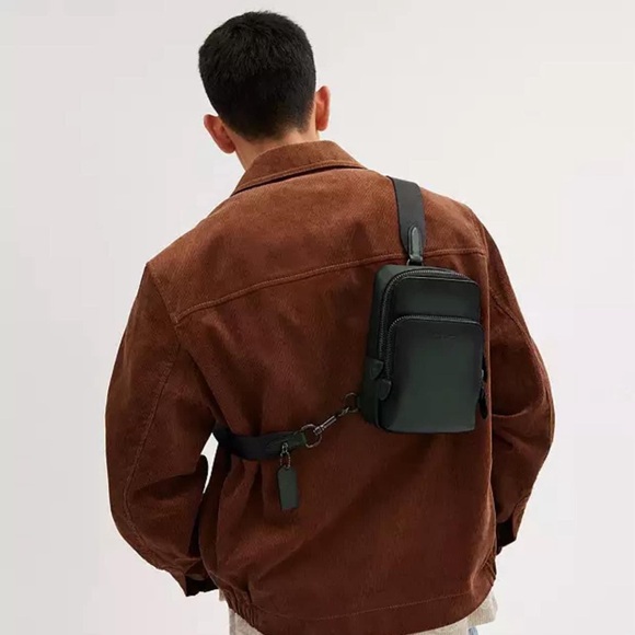 CM371 - Coach Gotham Sling Pack 13 - Picture 14 of 14